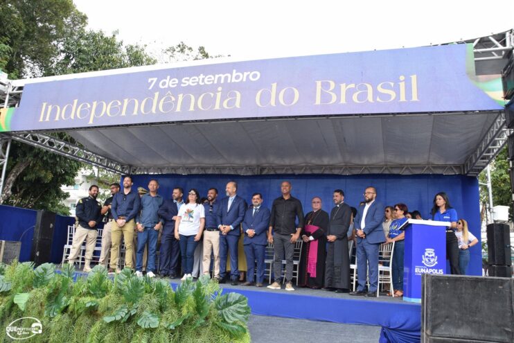 Desfile de 7 de Setembro atrai milhares de pessoas em Eunápolis 56