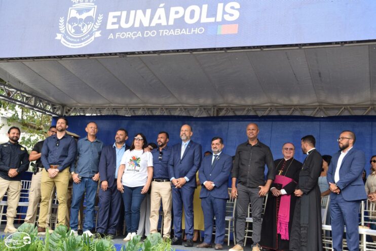 Desfile de 7 de Setembro atrai milhares de pessoas em Eunápolis 57