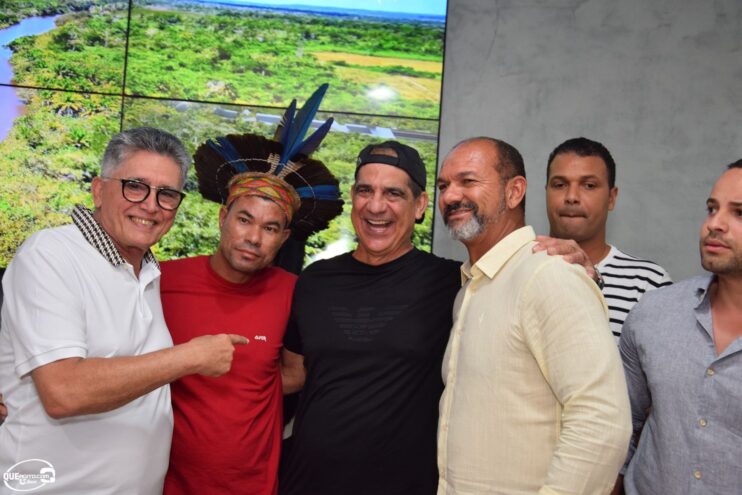 DSC_0103 Prefeito homenageia Durval Lellys e anuncia atrações para o Verão em Porto Seguro 55