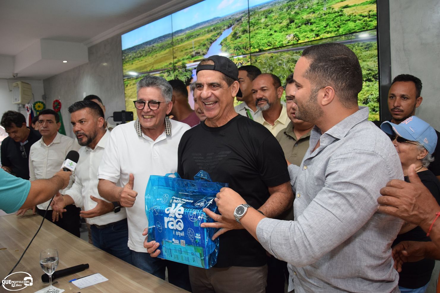 Prefeito homenageia Durval Lellys e anuncia atrações para o Verão em Porto Seguro 9