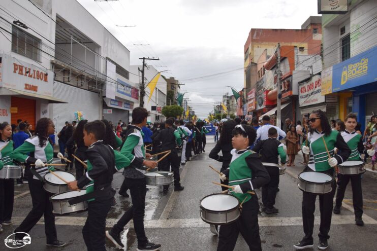 Desfile de 7 de Setembro atrai milhares de pessoas em Eunápolis 71