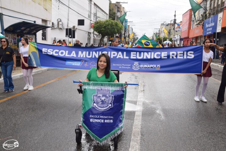 Desfile de 7 de Setembro atrai milhares de pessoas em Eunápolis 74