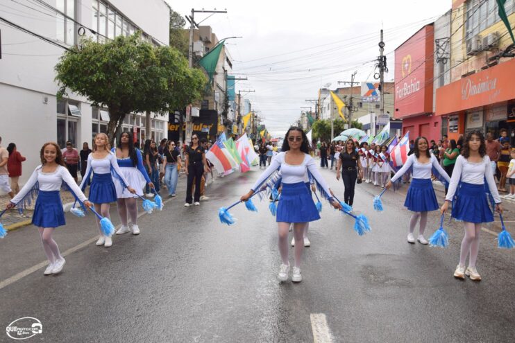 Desfile de 7 de Setembro atrai milhares de pessoas em Eunápolis 79