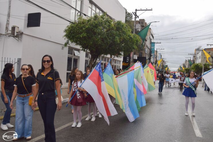 Desfile de 7 de Setembro atrai milhares de pessoas em Eunápolis 80
