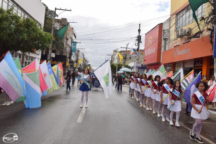 Desfile de 7 de Setembro atrai milhares de pessoas em Eunápolis 81