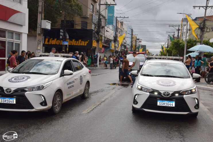 Desfile de 7 de Setembro atrai milhares de pessoas em Eunápolis 102