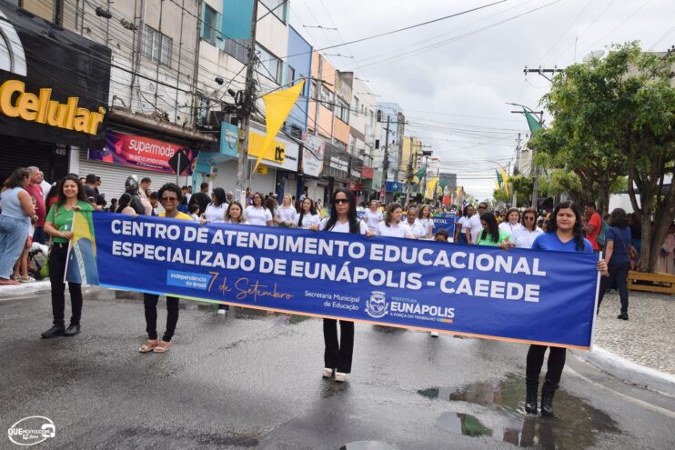 Desfile de 7 de Setembro atrai milhares de pessoas em Eunápolis 106