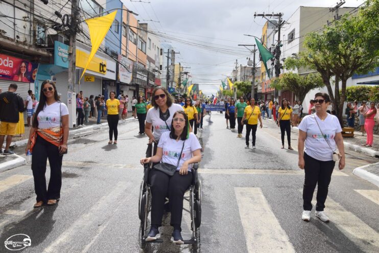 Desfile de 7 de Setembro atrai milhares de pessoas em Eunápolis 109