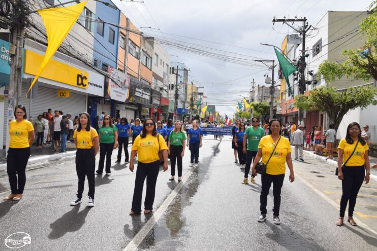 Desfile de 7 de Setembro atrai milhares de pessoas em Eunápolis 110