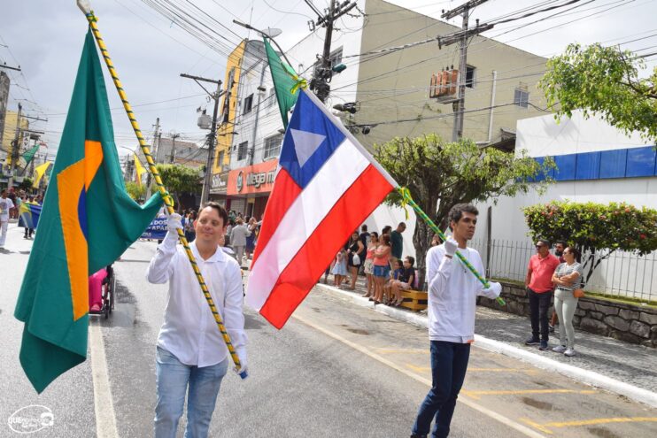 Desfile de 7 de Setembro atrai milhares de pessoas em Eunápolis 113