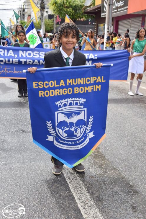 Desfile de 7 de Setembro atrai milhares de pessoas em Eunápolis 121