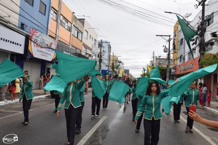 Desfile de 7 de Setembro atrai milhares de pessoas em Eunápolis 133