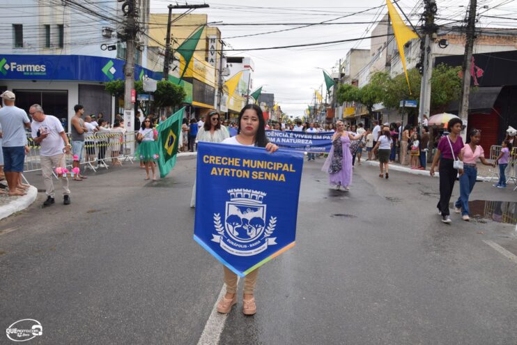 Desfile de 7 de Setembro atrai milhares de pessoas em Eunápolis 141