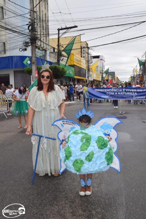 Desfile de 7 de Setembro atrai milhares de pessoas em Eunápolis 143
