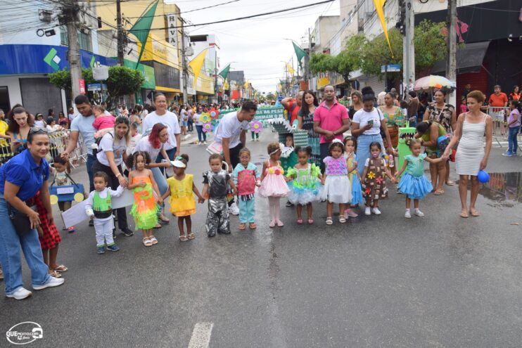 Desfile de 7 de Setembro atrai milhares de pessoas em Eunápolis 149