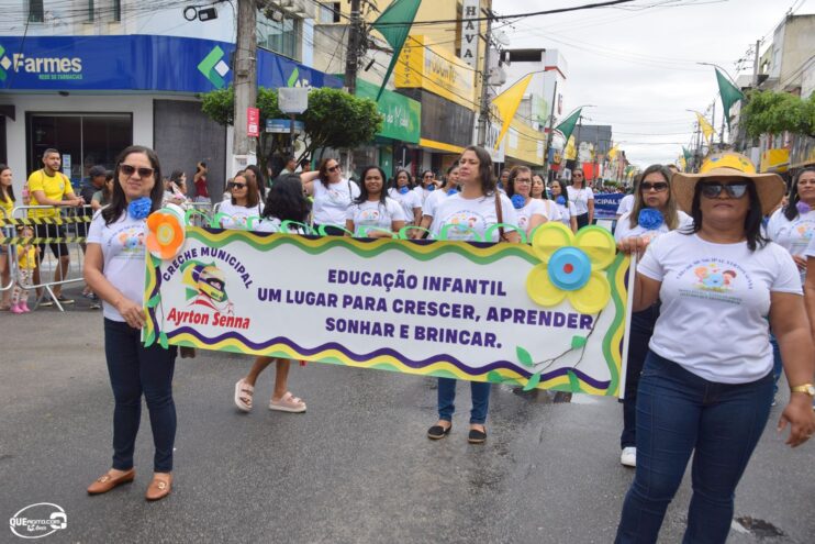 Desfile de 7 de Setembro atrai milhares de pessoas em Eunápolis 154