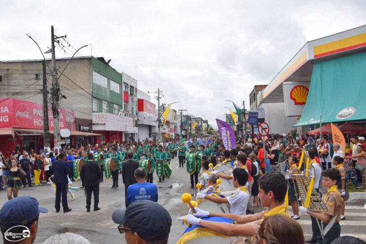 Desfile de 7 de Setembro atrai milhares de pessoas em Eunápolis 156