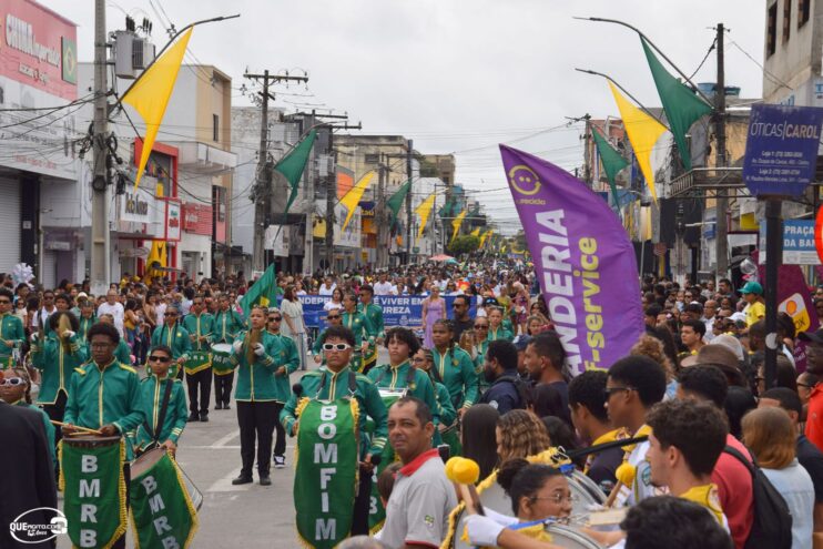 Desfile de 7 de Setembro atrai milhares de pessoas em Eunápolis 157