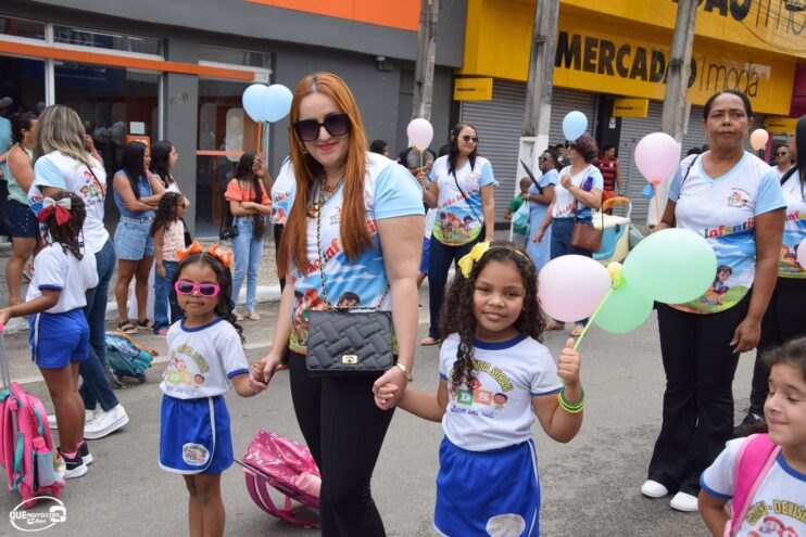 Desfile de 7 de Setembro atrai milhares de pessoas em Eunápolis 169