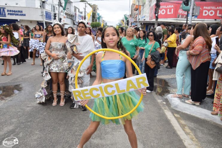 Desfile de 7 de Setembro atrai milhares de pessoas em Eunápolis 179