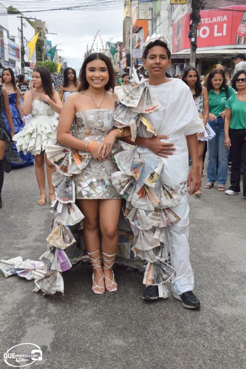 Desfile de 7 de Setembro atrai milhares de pessoas em Eunápolis 180