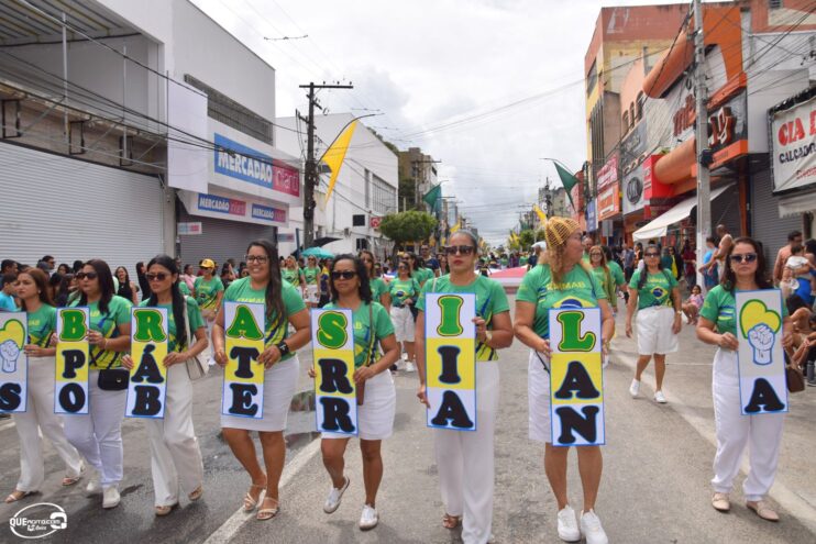 Desfile de 7 de Setembro atrai milhares de pessoas em Eunápolis 201