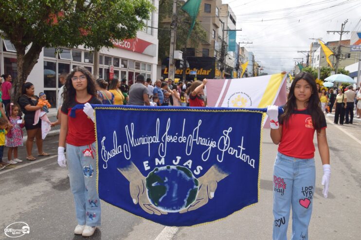 Desfile de 7 de Setembro atrai milhares de pessoas em Eunápolis 202