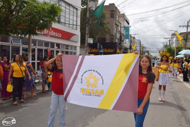 Desfile de 7 de Setembro atrai milhares de pessoas em Eunápolis 203