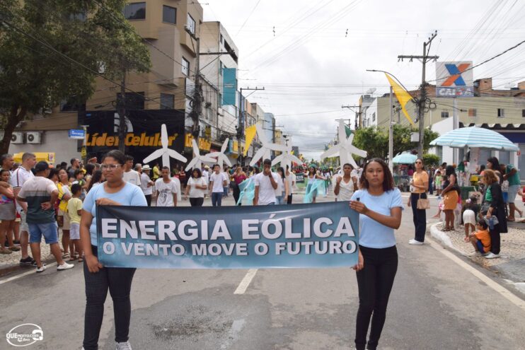 Desfile de 7 de Setembro atrai milhares de pessoas em Eunápolis 208
