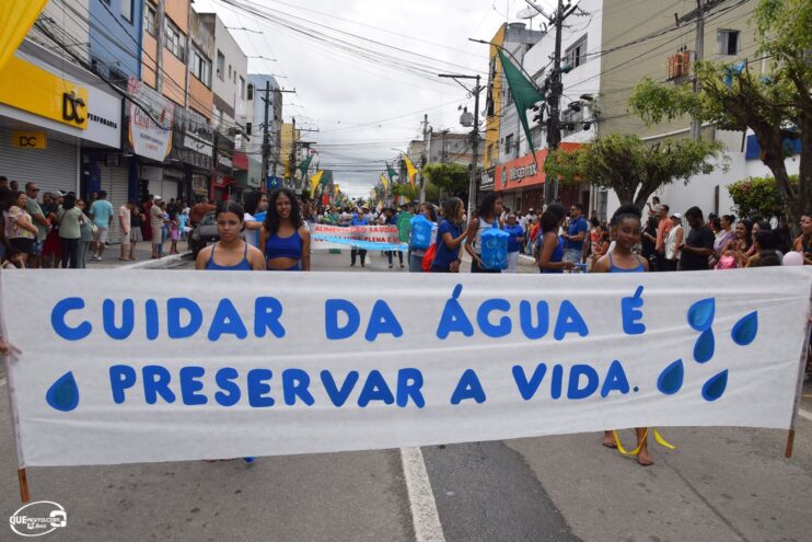 Desfile de 7 de Setembro atrai milhares de pessoas em Eunápolis 222