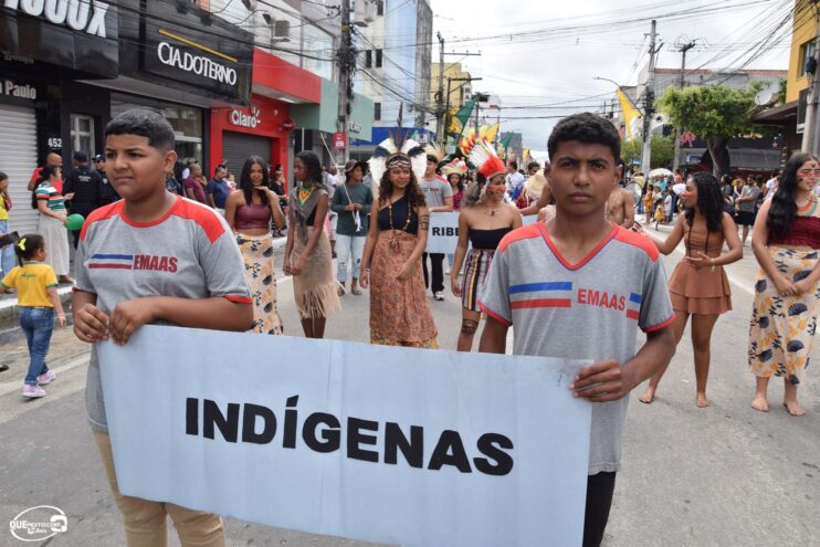 Desfile de 7 de Setembro atrai milhares de pessoas em Eunápolis 239