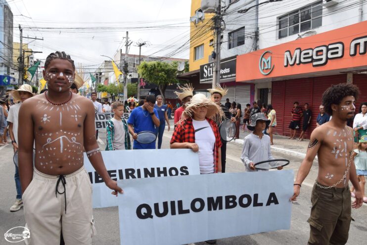 Desfile de 7 de Setembro atrai milhares de pessoas em Eunápolis 241