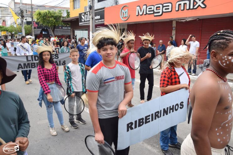 Desfile de 7 de Setembro atrai milhares de pessoas em Eunápolis 242