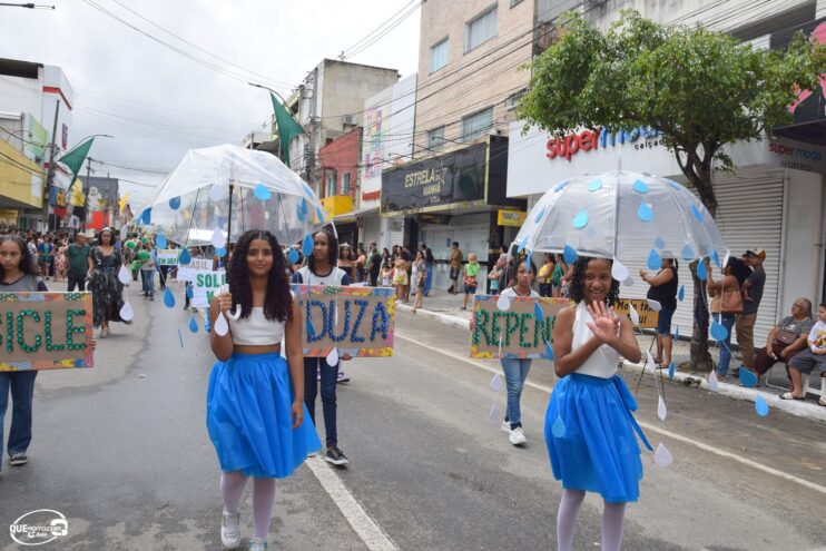 Desfile de 7 de Setembro atrai milhares de pessoas em Eunápolis 252