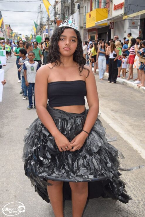 Desfile de 7 de Setembro atrai milhares de pessoas em Eunápolis 255