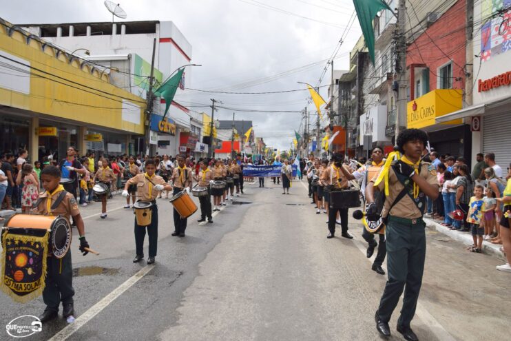 Desfile de 7 de Setembro atrai milhares de pessoas em Eunápolis 258