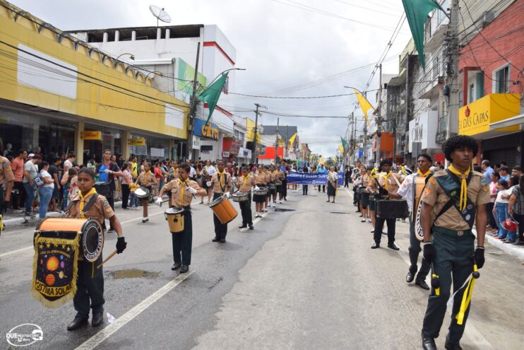 Desfile de 7 de Setembro atrai milhares de pessoas em Eunápolis 259