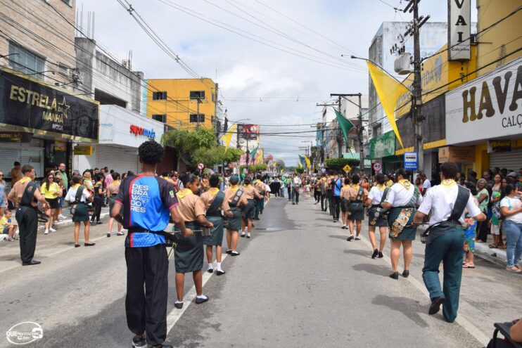 Desfile de 7 de Setembro atrai milhares de pessoas em Eunápolis 262
