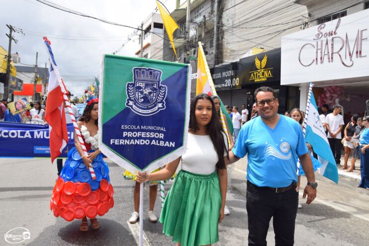 Desfile de 7 de Setembro atrai milhares de pessoas em Eunápolis 263