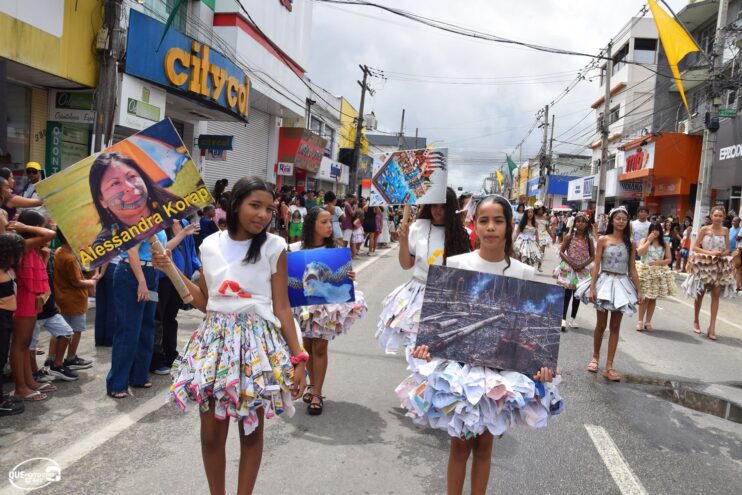 Desfile de 7 de Setembro atrai milhares de pessoas em Eunápolis 269