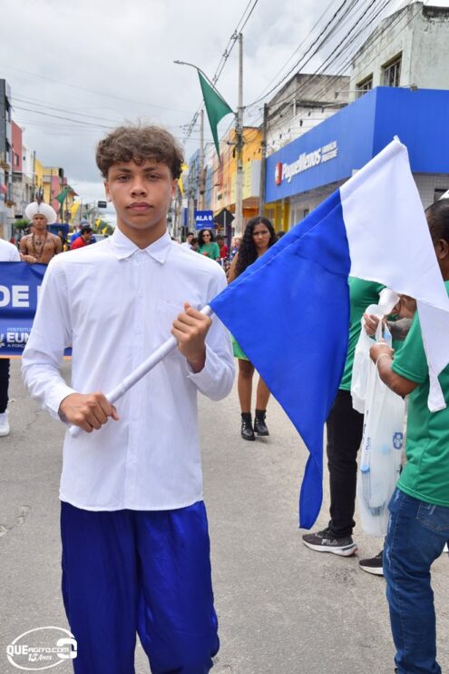 Desfile de 7 de Setembro atrai milhares de pessoas em Eunápolis 279