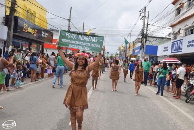 Desfile de 7 de Setembro atrai milhares de pessoas em Eunápolis 292