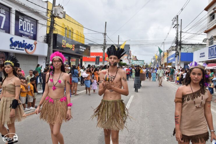 Desfile de 7 de Setembro atrai milhares de pessoas em Eunápolis 295