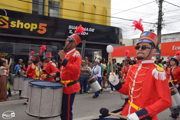 Desfile de 7 de Setembro atrai milhares de pessoas em Eunápolis 330