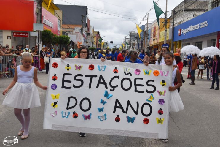 Desfile de 7 de Setembro atrai milhares de pessoas em Eunápolis 343