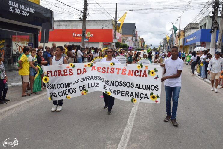 Desfile de 7 de Setembro atrai milhares de pessoas em Eunápolis 347