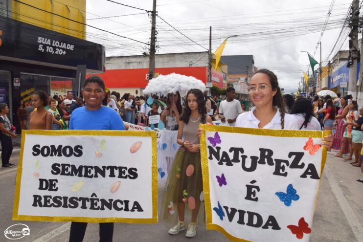 Desfile de 7 de Setembro atrai milhares de pessoas em Eunápolis 355