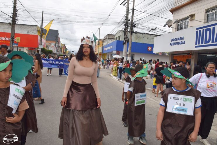 Desfile de 7 de Setembro atrai milhares de pessoas em Eunápolis 357