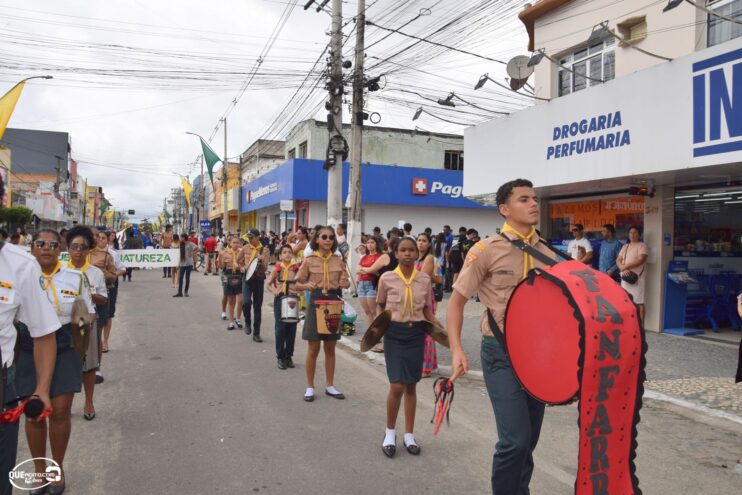 Desfile de 7 de Setembro atrai milhares de pessoas em Eunápolis 369