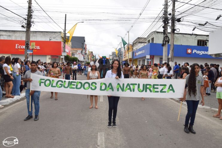 Desfile de 7 de Setembro atrai milhares de pessoas em Eunápolis 374